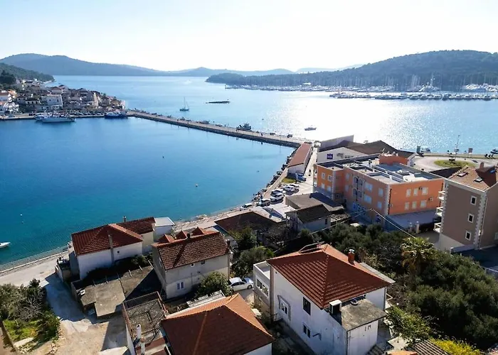 4 Seasons - Daire Rogoznica (Sibenik-Knin)