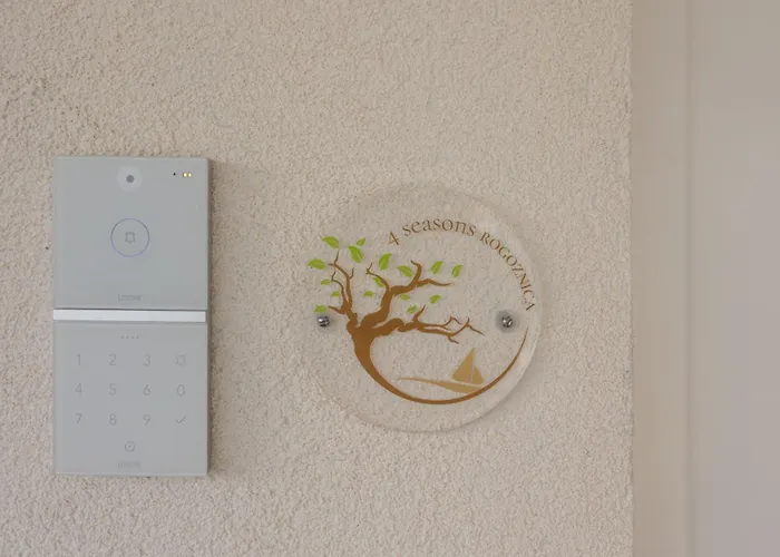 4 Seasons - * רוגוזניצה